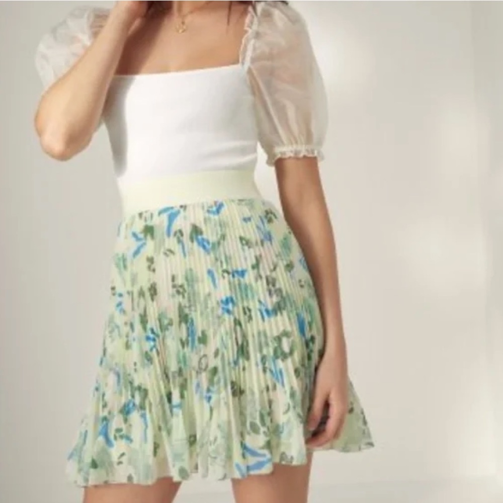 Aritzia Wilfred Twirl Mini Skirt